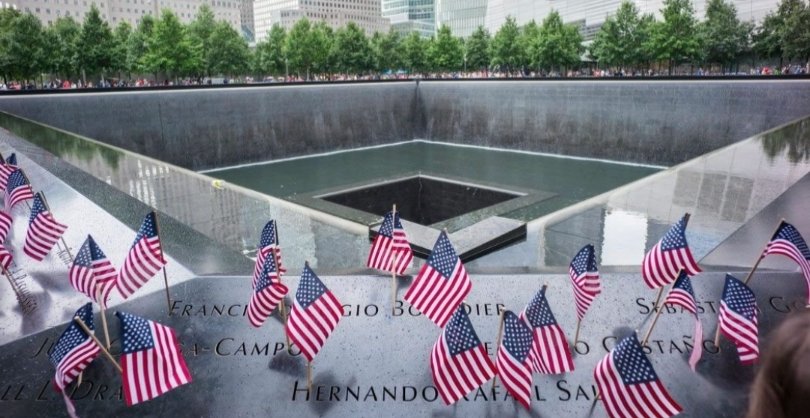 SNavecVous's tweet photo. En mémoire d'une des nombreuses journée qui ont bouleversé le monde ...
#11september2001
#WallStreetCenter
#NewYork
#PlusJamaisCa https://t.co/AHkj9TDEUF