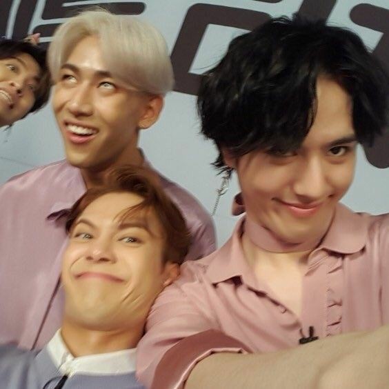 scialla38's tweet photo. Got7 as personaggi degli horror a needed thread🤭😂 https://t.co/ciT0RPmUQW