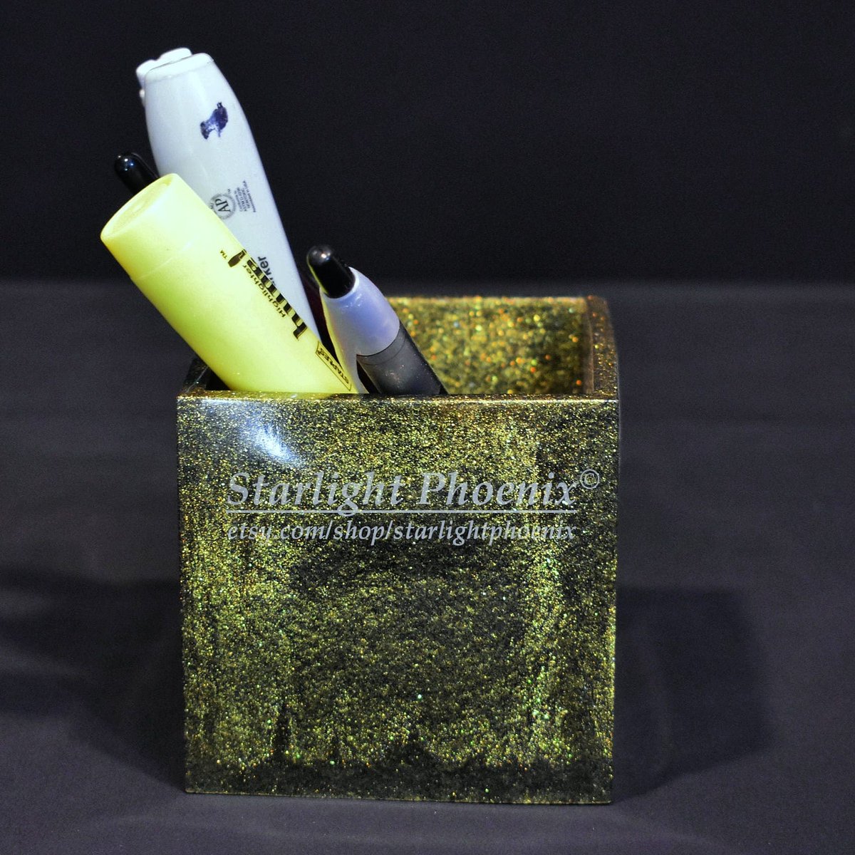 StarlytePhoenix's tweet photo. My latest resin creation is in the shop now! #etsy #resinbox #deskorganizer #deskstorage #handcrafted #giftidea #homeoffice #makeuporganization #makeuptable #box #container #resinart #resinwork #handmadegift #new #etsyshop #etsyseller #checkthisout https://t.co/1TPKIyuer8 https://t.co/htKjR2c9qs