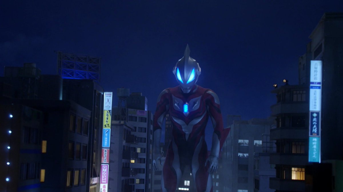 LMAO I THOUGHT THIS DUDE WAS GOING TO BE POWER RANGERS SIZED NOBODY TOLD ME THAT ULTRAMAN WAS A BIG BOY