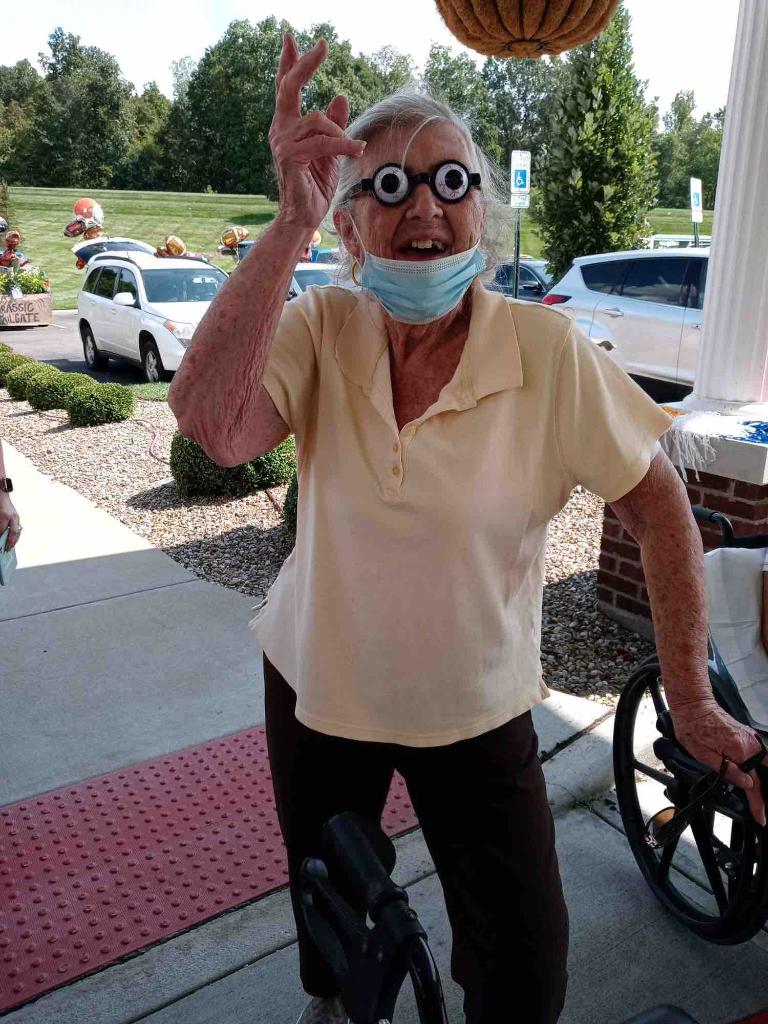 NorthpointeOaks's tweet photo. #Trilogytailgate fun day for our residents! 🏈🧡🤎❤️🤍 https://t.co/69gpqz5n7E