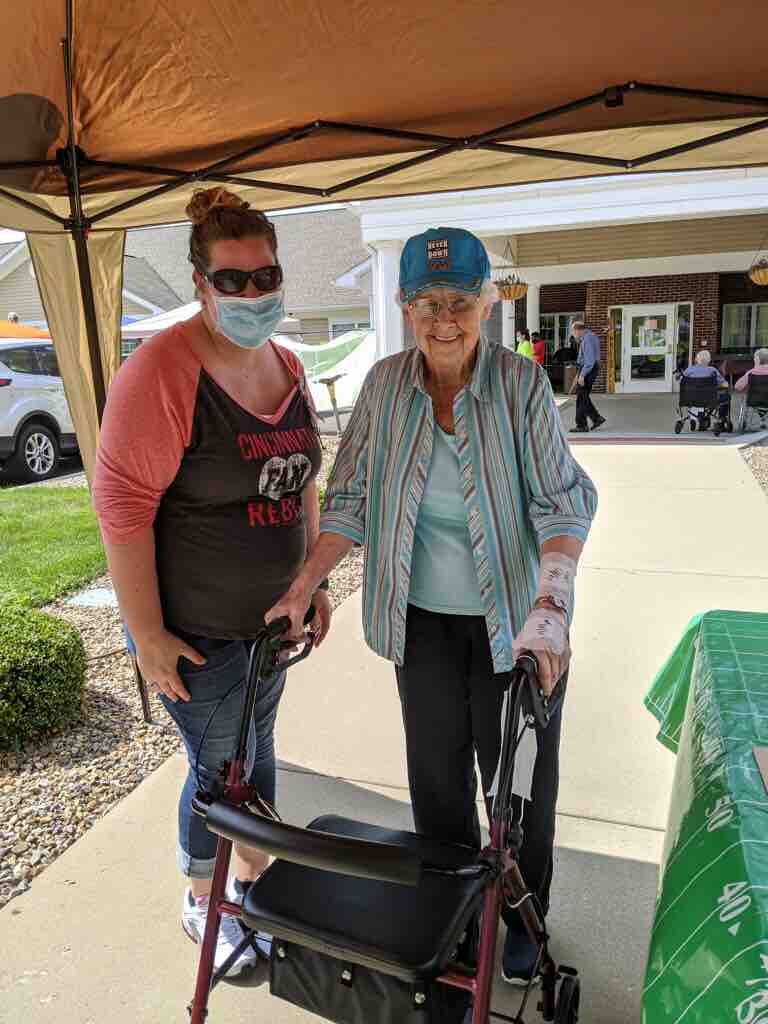 NorthpointeOaks's tweet photo. #Trilogytailgate fun day for our residents! 🏈🧡🤎❤️🤍 https://t.co/69gpqz5n7E