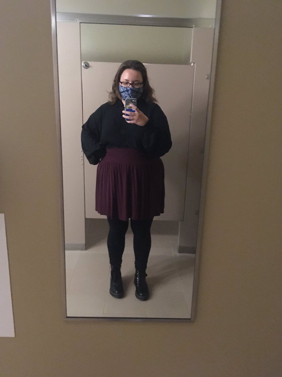 laura_themuther's tweet photo. Yesterday’s look https://t.co/HjKhBky8oV
