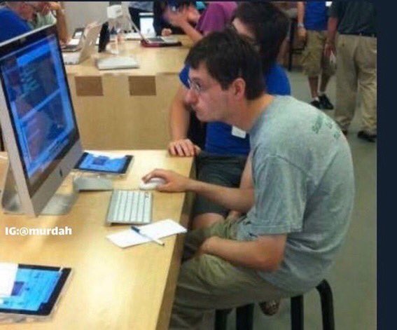 tiré el agua en la laptop y no funciona mas