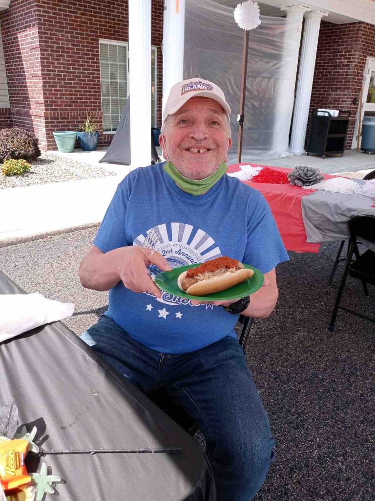 NorthpointeOaks's tweet photo. #TrilogyTailgate Fun day for our residents! ❤️🤍🤎🧡🏈 https://t.co/sZKCacdXP6