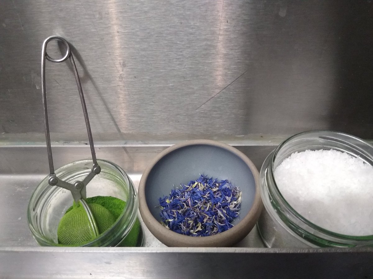 salzzitrone1's tweet photo. #RandomKitchenContent https://t.co/UzzAHk2z0s