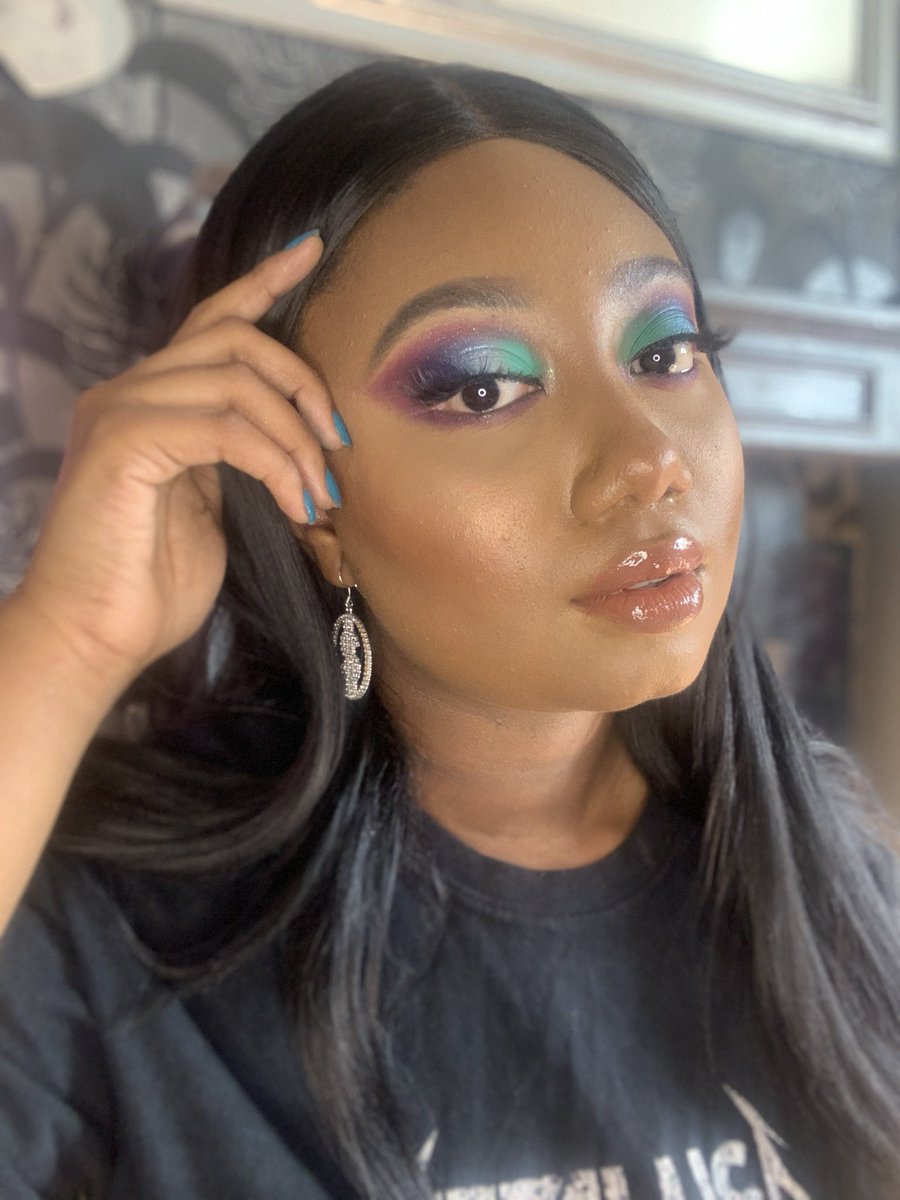 savannahmakeupx's tweet photo. @NikkieTutorials X @beautybay PRESSED PIGMENT PALETTE #makeup #mue #makeuplover #beautybay #eyeshadow #NikkieTutorialsxbeautybay https://t.co/iGah1eNZjk
