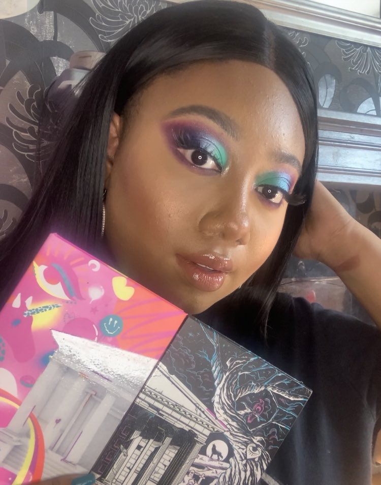 savannahmakeupx's tweet photo. @NikkieTutorials X @beautybay PRESSED PIGMENT PALETTE #makeup #mue #makeuplover #beautybay #eyeshadow #NikkieTutorialsxbeautybay https://t.co/iGah1eNZjk