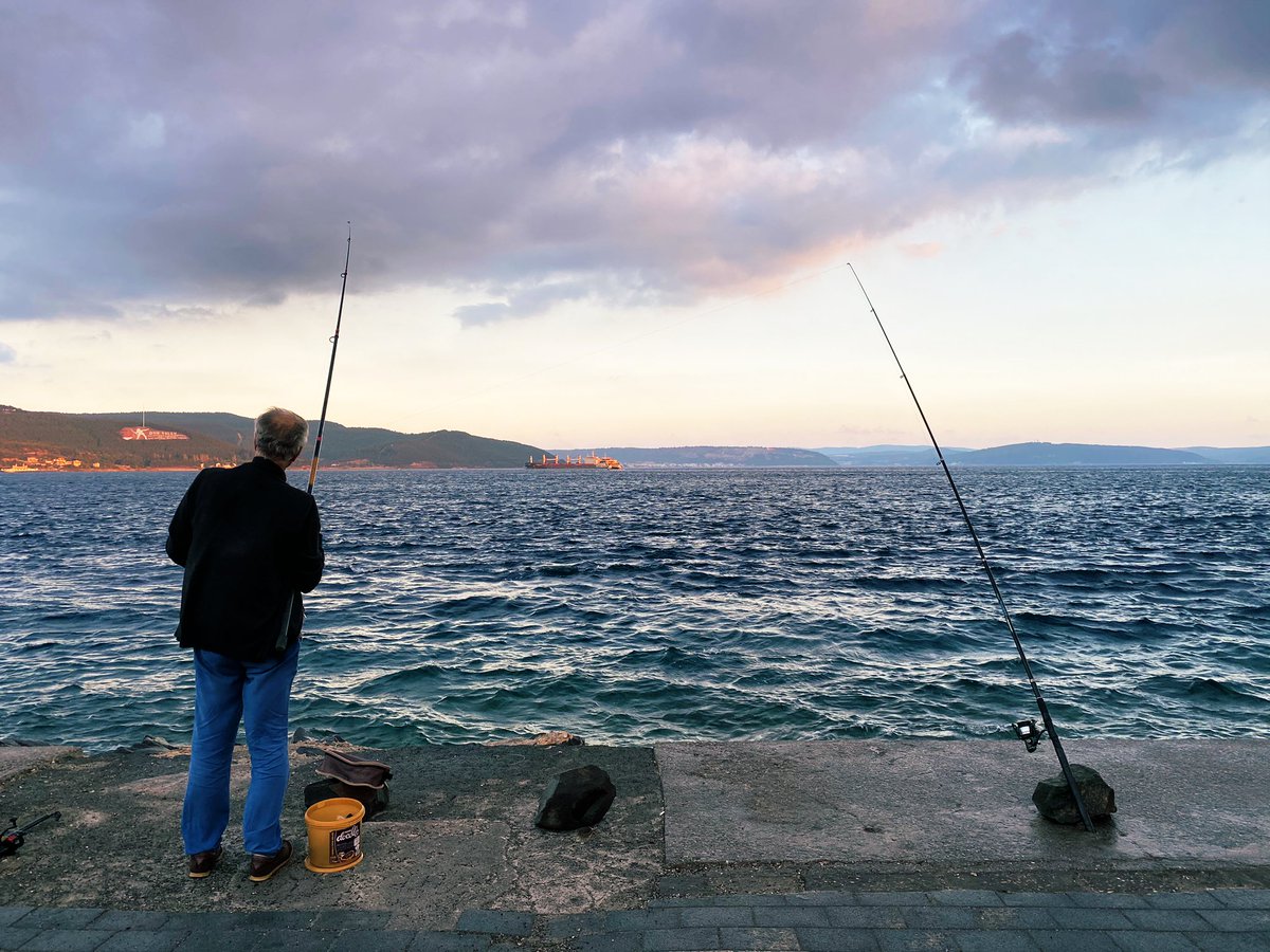geomorfologia1's tweet photo. Günaydın balık tutamayanlar.
#günaydın #Turkey #hellespont https://t.co/u7FuuZUJT0