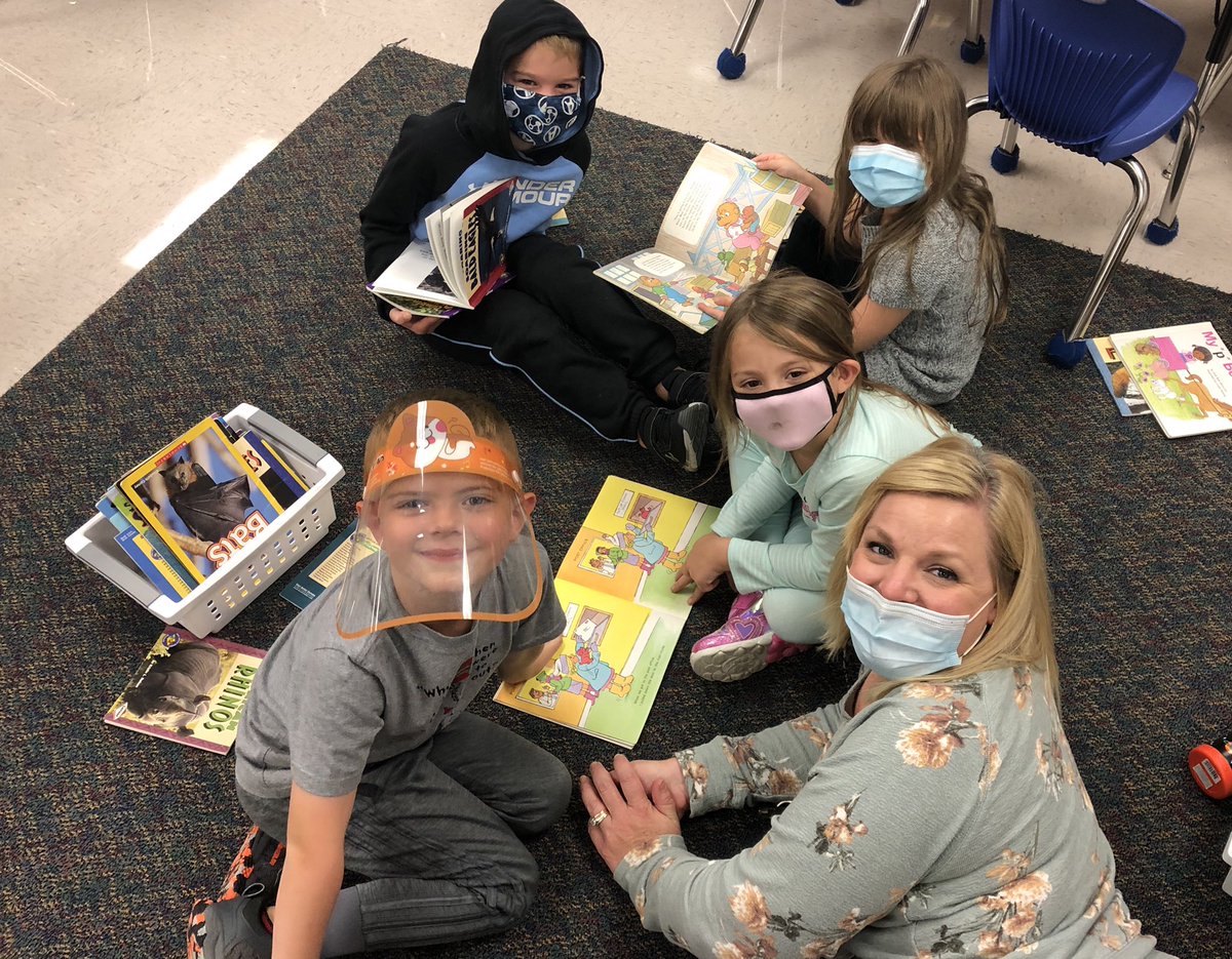 DBoyd1958's tweet photo. Life as a kindergarten student at Eagle Heights Elementary....focus on numbers and reading...our kids are working really hard and learning great things! https://t.co/CMZIZv2vu0