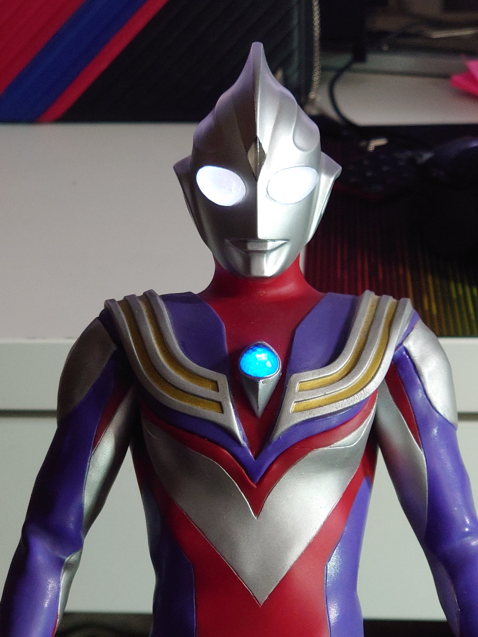 ウルトラマン マスク ディスプレイ用 日本を代表する巨大ヒーロー“ウルトラマン”をイメージした