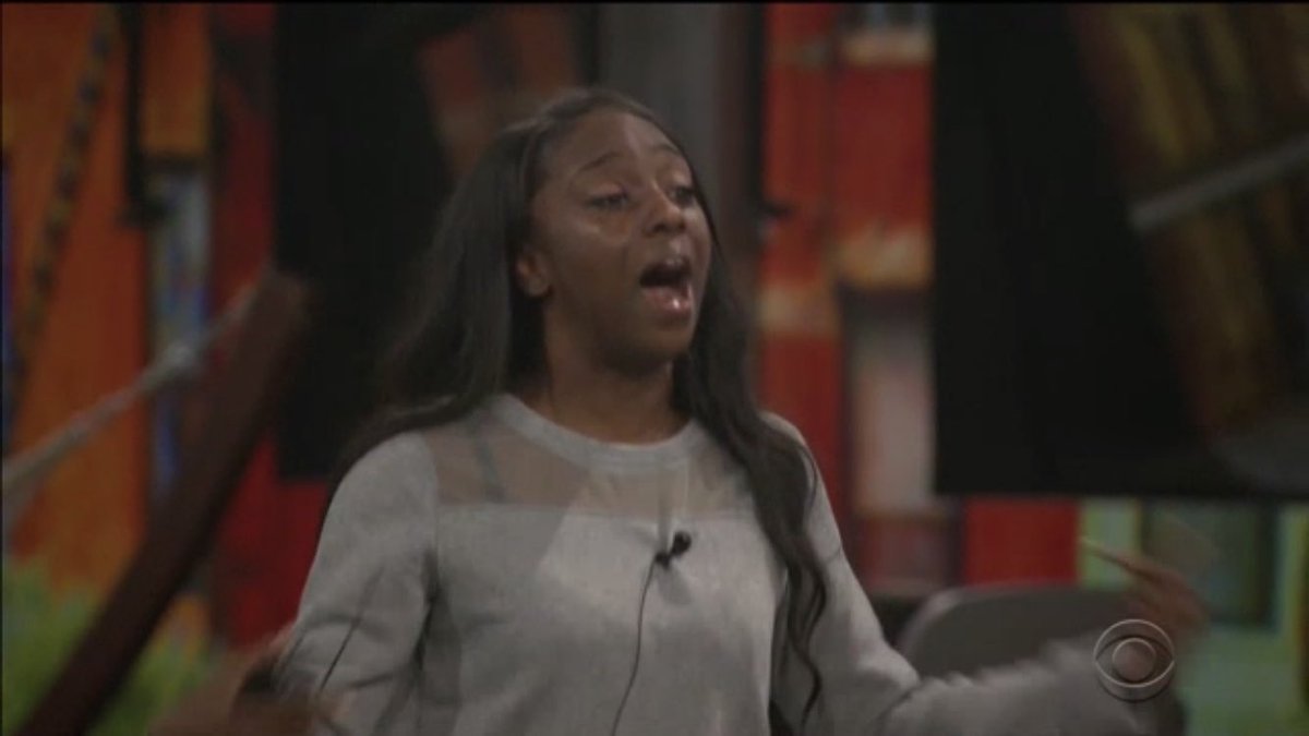 89razorskate20's tweet photo. The Christmas confrontation with Da’Vonne and Bayleigh! Day walks away & Christmas makes a comment about locking her 🚪
And Bayleigh asking her to not point and clap & Christmas does it repeatedly & it’s true if Day/Bay acted like she did they’d be the angry black women #BB2e https://t.co/qlSU7Tn8As