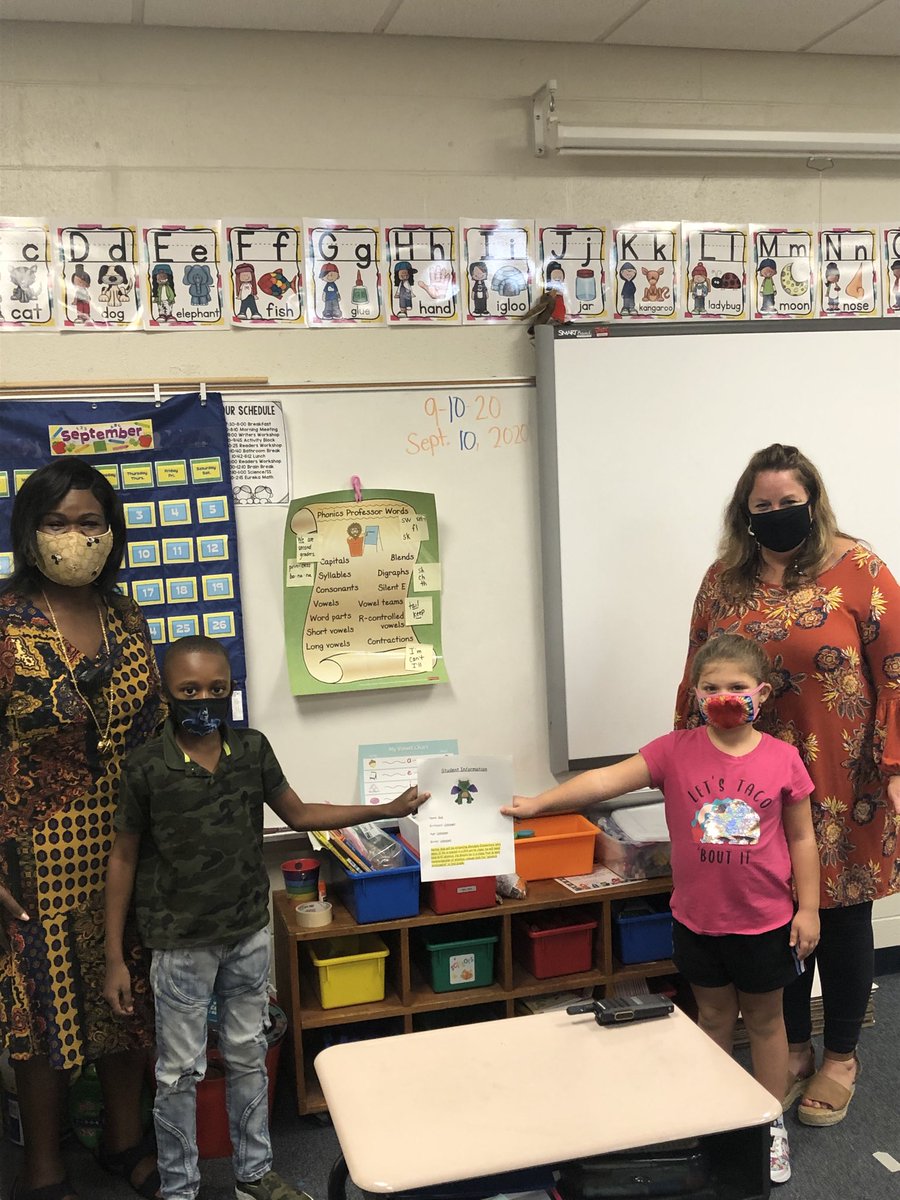 Dr. Green and I found a classroom full of “Phonics Professors!” The perfect place for our new student, Gus. #makinglearningfun ⁦@glynnschools⁩