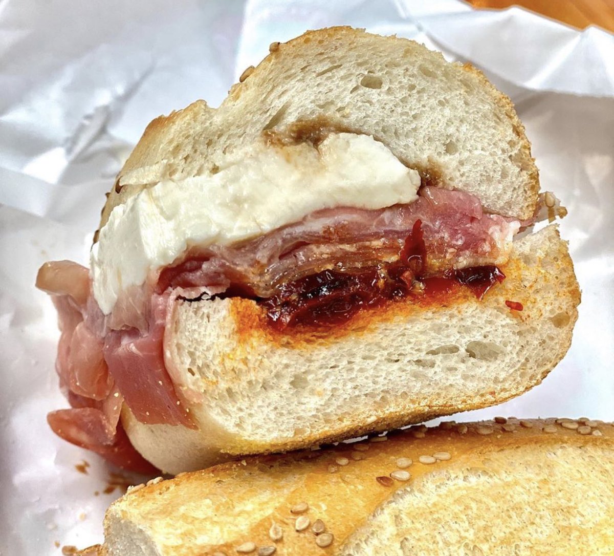 toeatlistapp's tweet photo. The name is all that matters. The Casa. 

Casa Della Mozzarella 📍 Bronx, NY 

#NewYork #TheBronx #LittleItaly https://t.co/k0sdWDAbn0