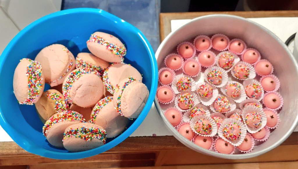 rgmarie's tweet photo. Vengo a presumir las cositas deli que estoy haciendo con todo el amor del mundo para el sábado que será el #cuarentenaparty de Aria 🥺💕 https://t.co/huTiDICcNH