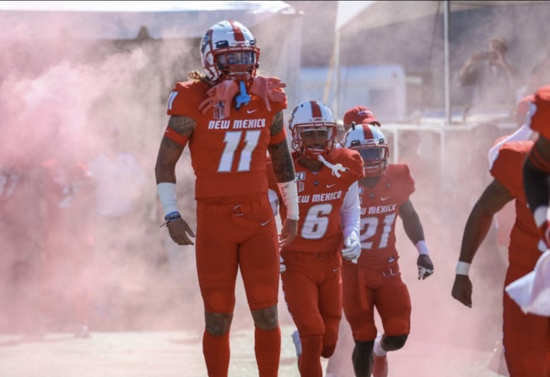 DeAndreGColeman's tweet photo. Blessed to receive an offer from the University of New Mexico 🔴⚪️🐺 @CoachBBlackmon 
@Hytfootball @AL6AFootball @GasCrew7v7 @ChadSimmons_ @RivalsJohnson @clintbrew247 @bartonsimmons @allgastrng @ethancarrol https://t.co/Fv9C0O3HyW