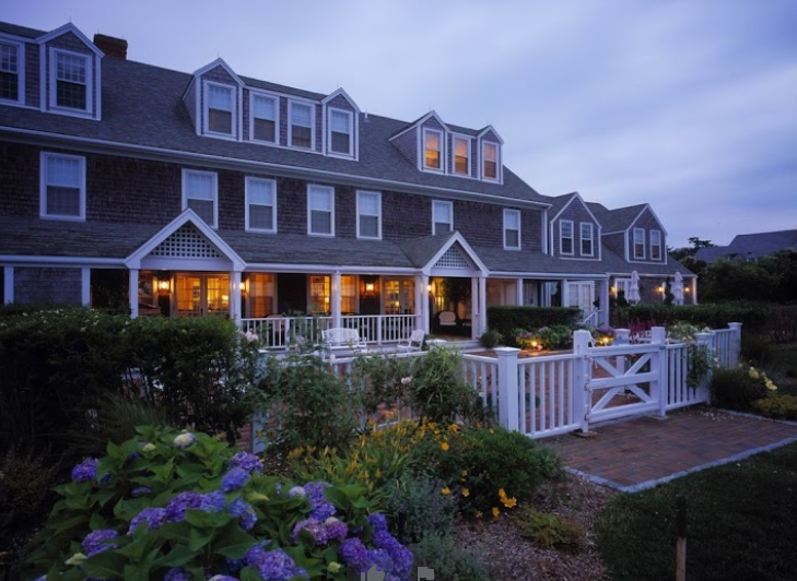 Top 4 Luxury Fall Weekend Getaways from #Westchester 
1 - Newport, Rhode Island - @gurneysresorts
2 - Berkshires, Massachusetts - @stockbridgeinn
3 - Saratoga Springs, New York - @paviliongrand
4 - Nantucket, Massachusetts - @wauwinetinn

#Getaways #Weekend