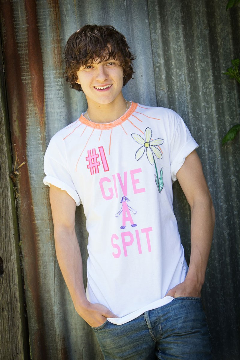 thollandphotos's tweet photo. Tom Holland em photoshoot para a campanha #IGiveASpit da instituição de caridade Anthony Nolan em 2015.

📸 https://t.co/dtEMfXM0qo https://t.co/cYLD5zwGo7