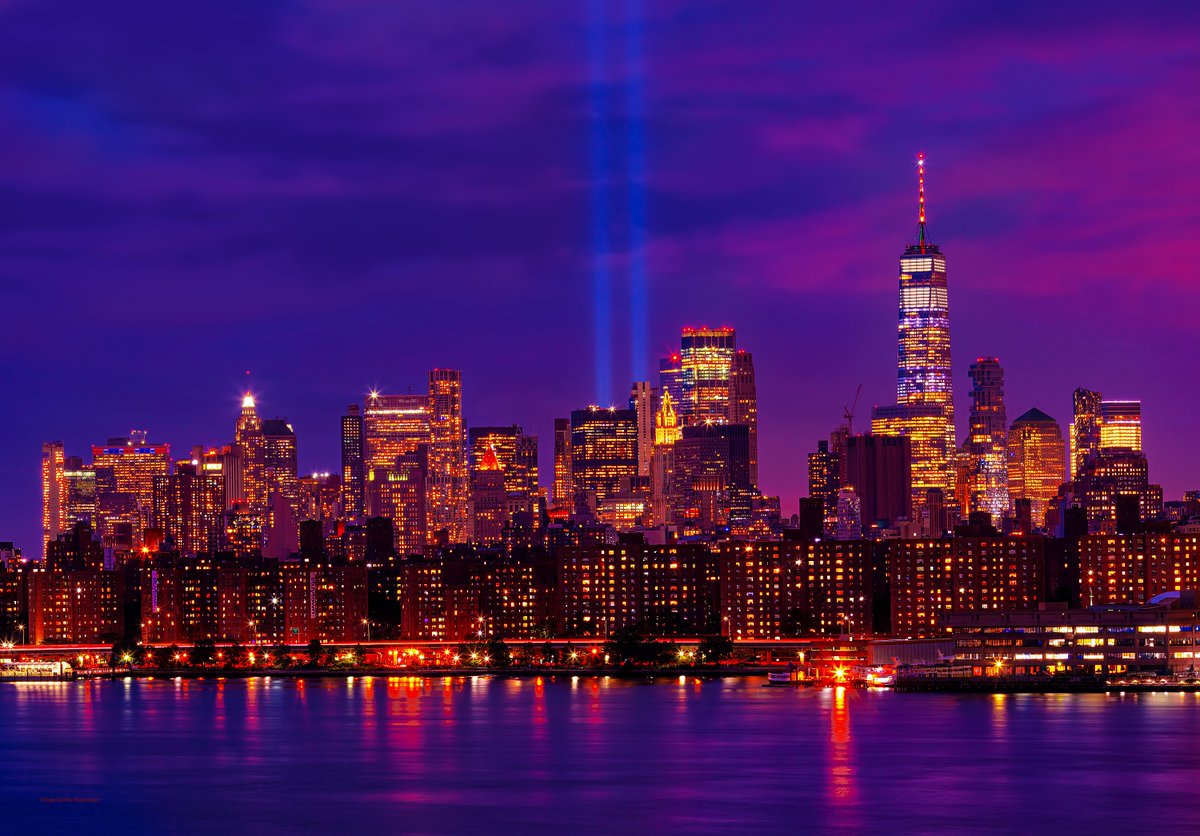 isardasorensen's tweet photo. The beautiful Tribute in Light over World Trade Center tonight before rainy skies moved in. #NYC #TributeInLight https://t.co/g81sa9A0eJ