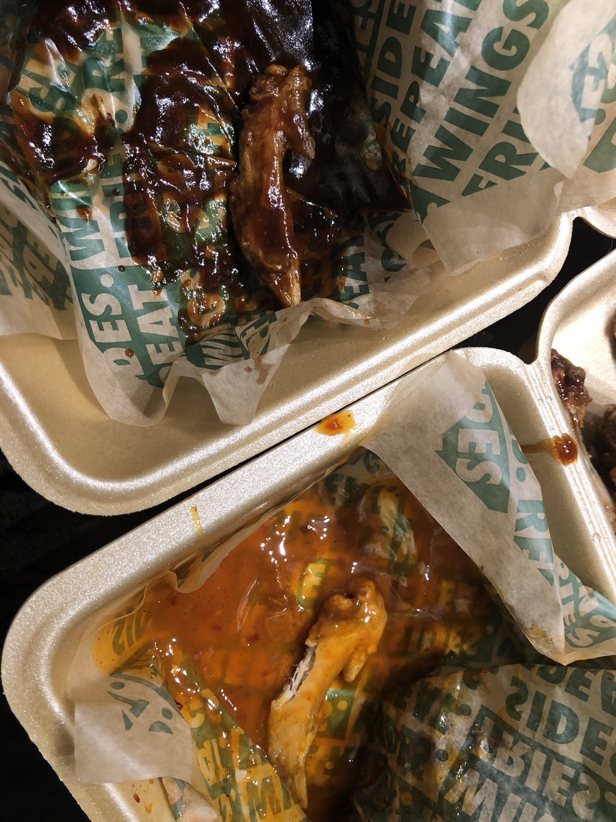 BryantSontag's tweet photo. Hey @wingstop these aren’t wings. These are bones with sauce on them. #dissapointed https://t.co/ZITsDb6c9o