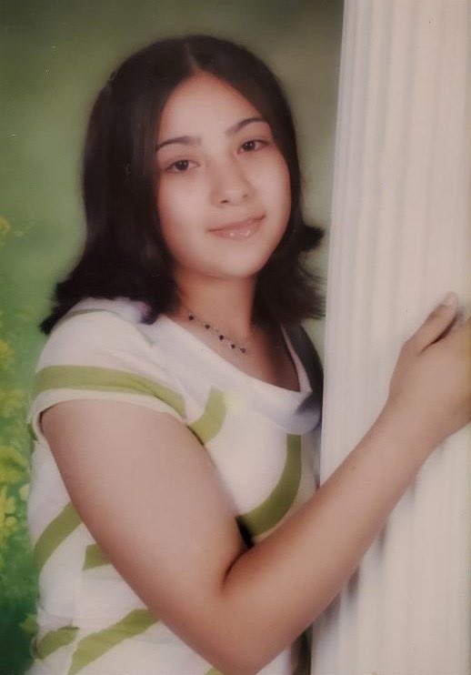 sspacecowboyy's tweet image. Before Instagram when we had to hand out our best pictures in person. 

#memoryunlocked #millenial #imageshots #glamourshots