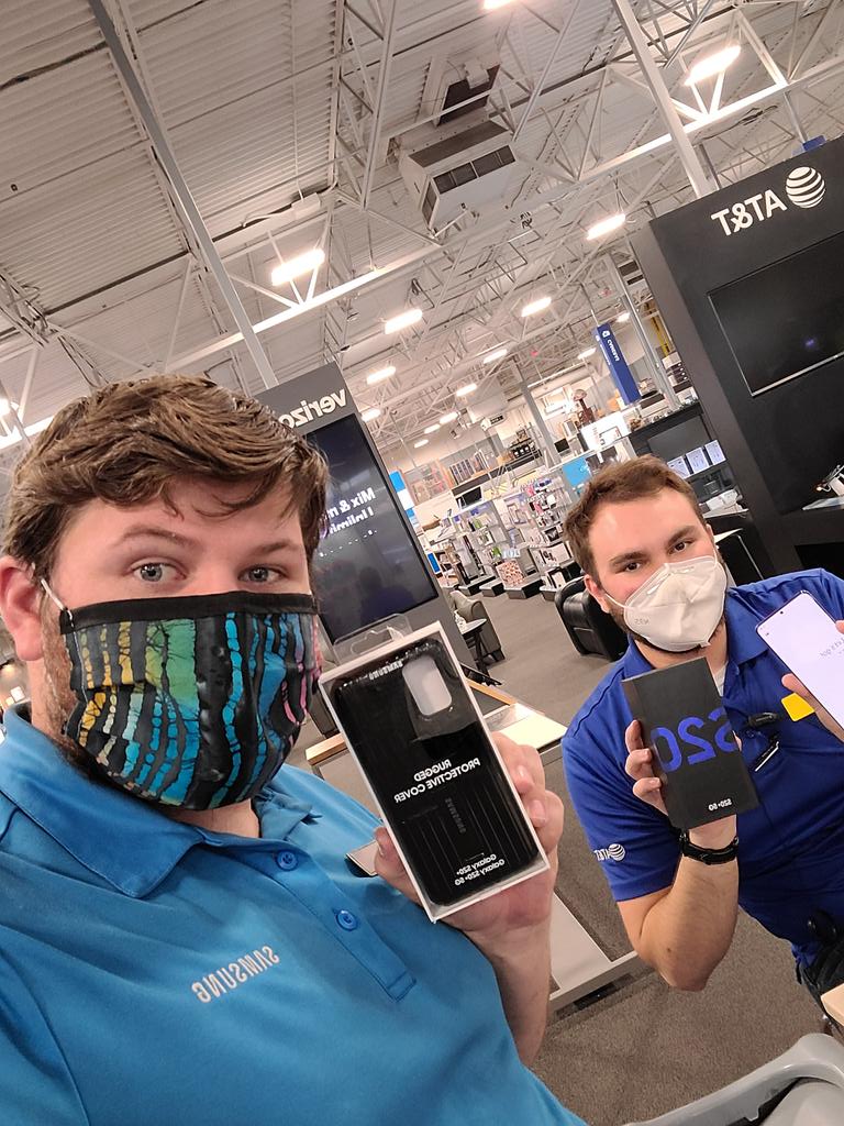 drudd1124's tweet photo. Had a productive day with my Best Buy Team at 1124, we got some phones and tablets out but focused on cleaning everything up and make demos sparkle! Got some hot topics done with my team as well to upsell those smarts phone into premium phones #westslopebestslope #nevergunnastop https://t.co/zFNpAnGXUP