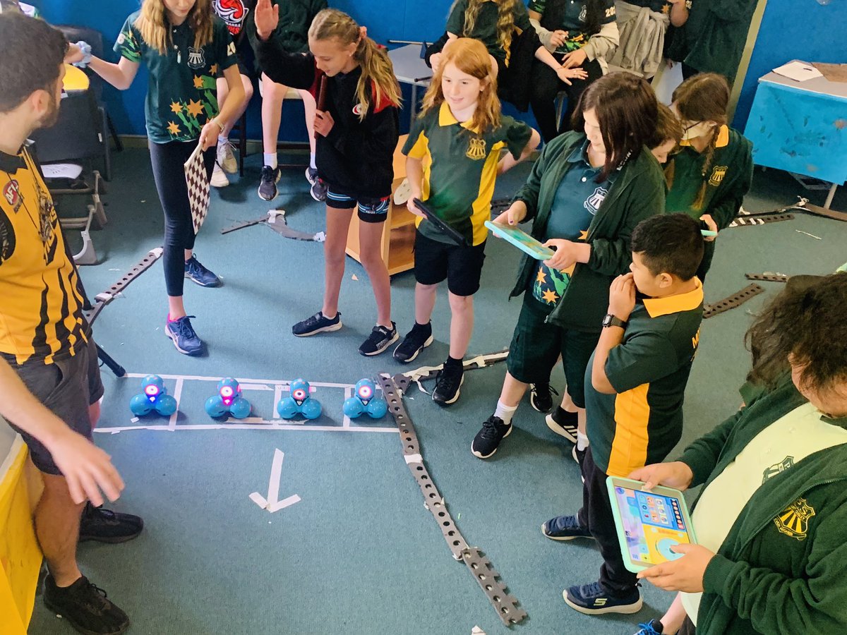 1/2 Thrive tweet media