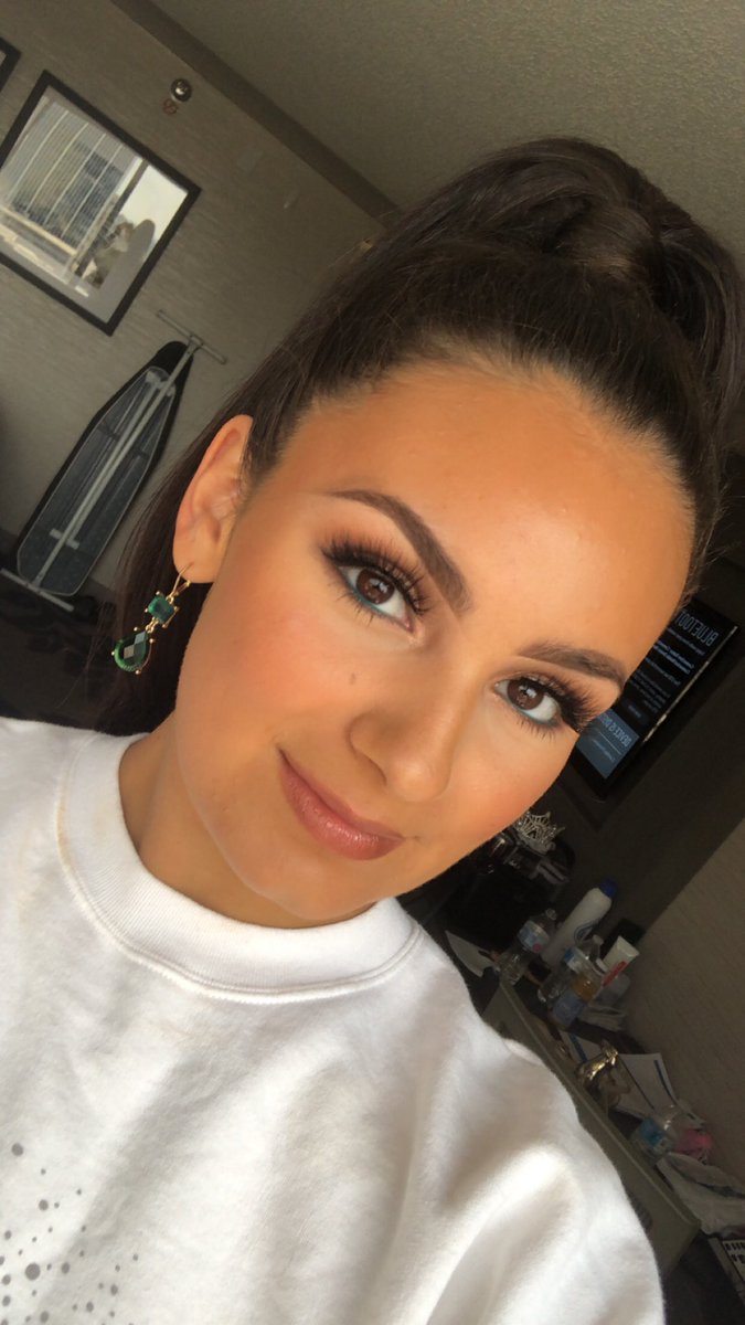 sophamsorensen's tweet photo. Interview is completed and I’m one step closer to my dream ✨ *also.. on my way to buy green eyeliner* https://t.co/a4UtcM4CDY