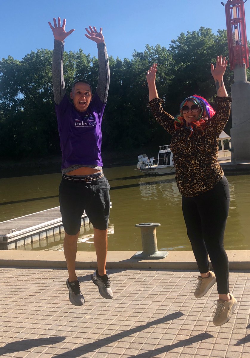 kevin_chief's tweet photo. An awesome 5k with the amazing @MsBehavior for #WpgPrideRun🏳️‍🌈Miigwech for always reminding us to be #ProudOfWhoWeAre❤️ #PrideMoves🏃🏻‍♀️🏃🏻@drewwpg https://t.co/dhUEPT1pzk