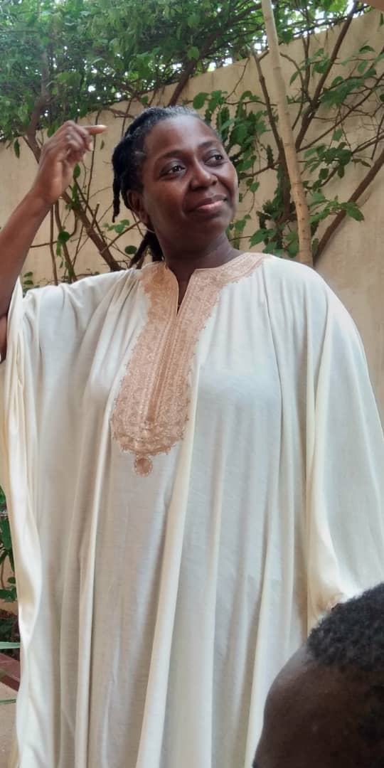 Semaine prochaine. Une affiche un teaser enfin. On va y arriver. God is in control.