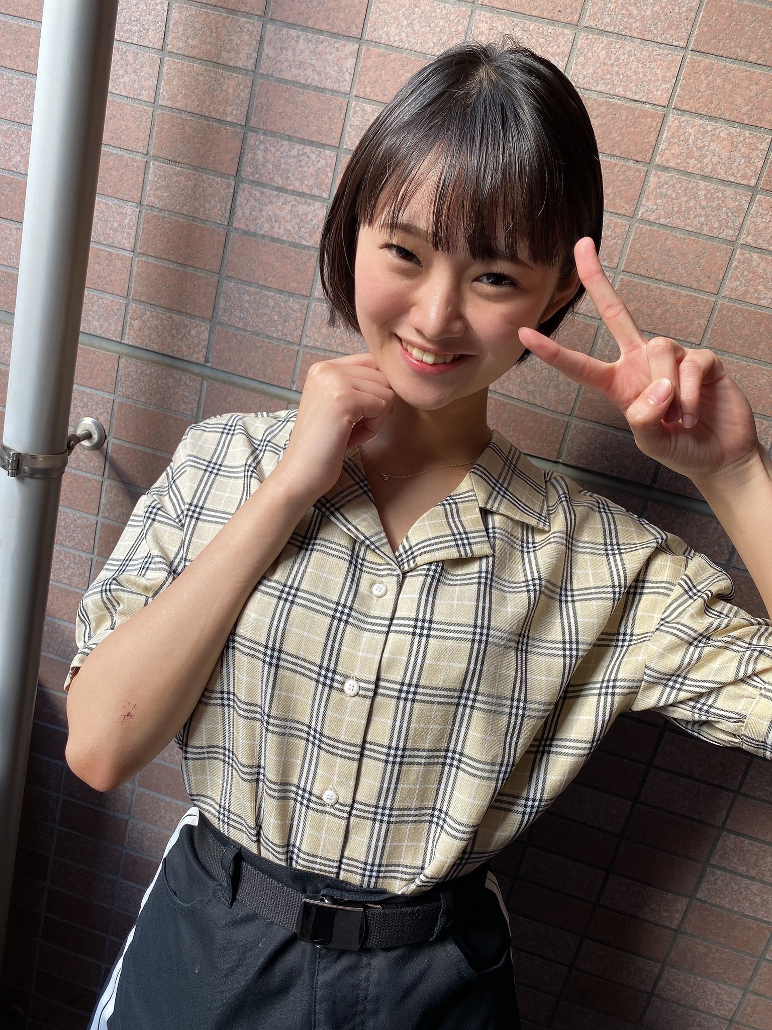 バンビ@はじめろマネージャー on X: Twitterはしてませんが最近、超頑張ってる逢坂りのちゃんが事務所に来てたから写メらせて貰いました📸  りのちゃん高身長で軟体でおっぱいもおっきくてパーフェクトです◎ まあ後はとびきりの可愛いスマイルですよ😍 楽しんで撮影に ...