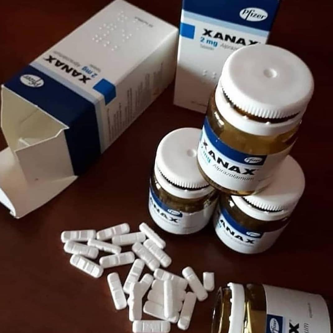 kerlo_f's tweet photo. I jast got us some xanys so #xanax https://t.co/x5i6OzJuyt