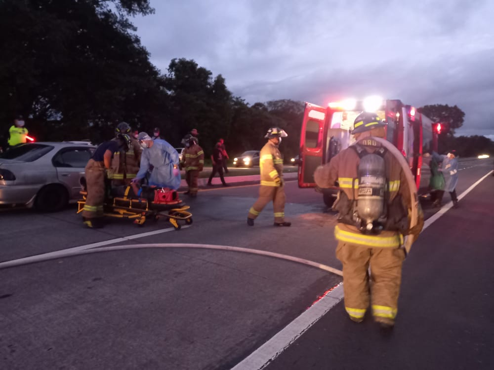 #Bugaba minutos antes atendimos accidente vehicular en cruce de Boquerón, hacia David. 2 heridos atendidos y trasladados a centro medico. #SAMERPTY #EXBURE