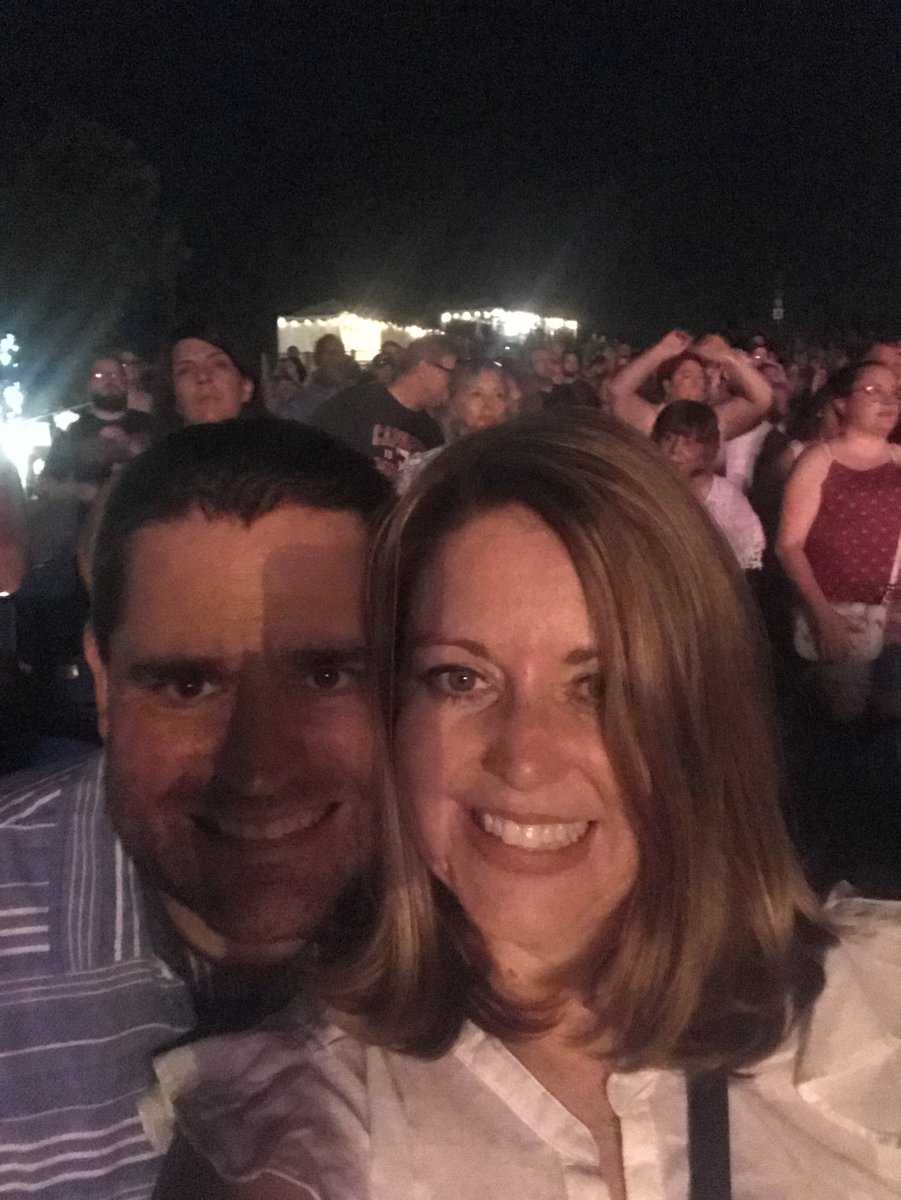 samcgill33's tweet photo. @dariusrucker @CitruSafe My Favorite Summer Memory is from 2019 (summer 2020 was a little odd) at the Hootie and the Blowfish concert at Hollywood Amphitheater in STL. 25 years after our very first Hootie concert there in 1995. https://t.co/LCYPZT9vaK