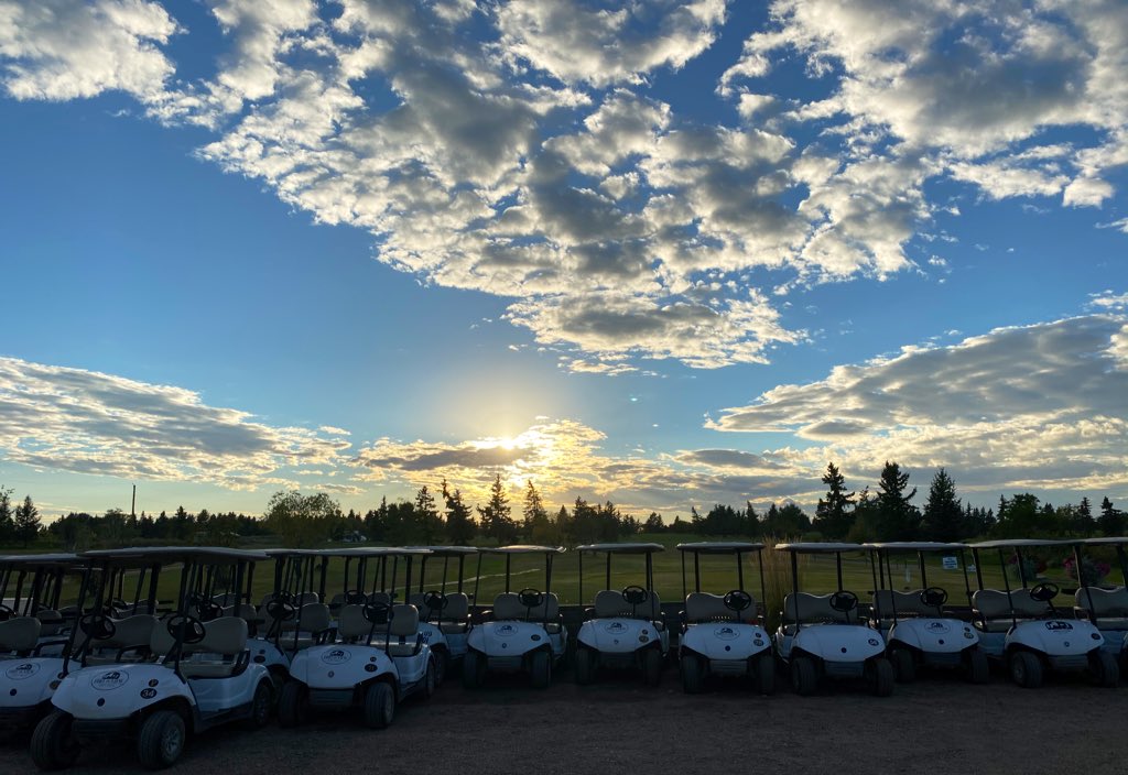 ClementsStacey's tweet image. Great way to enjoy one of the last  beautiful summer evenings @FortInViewGolf
