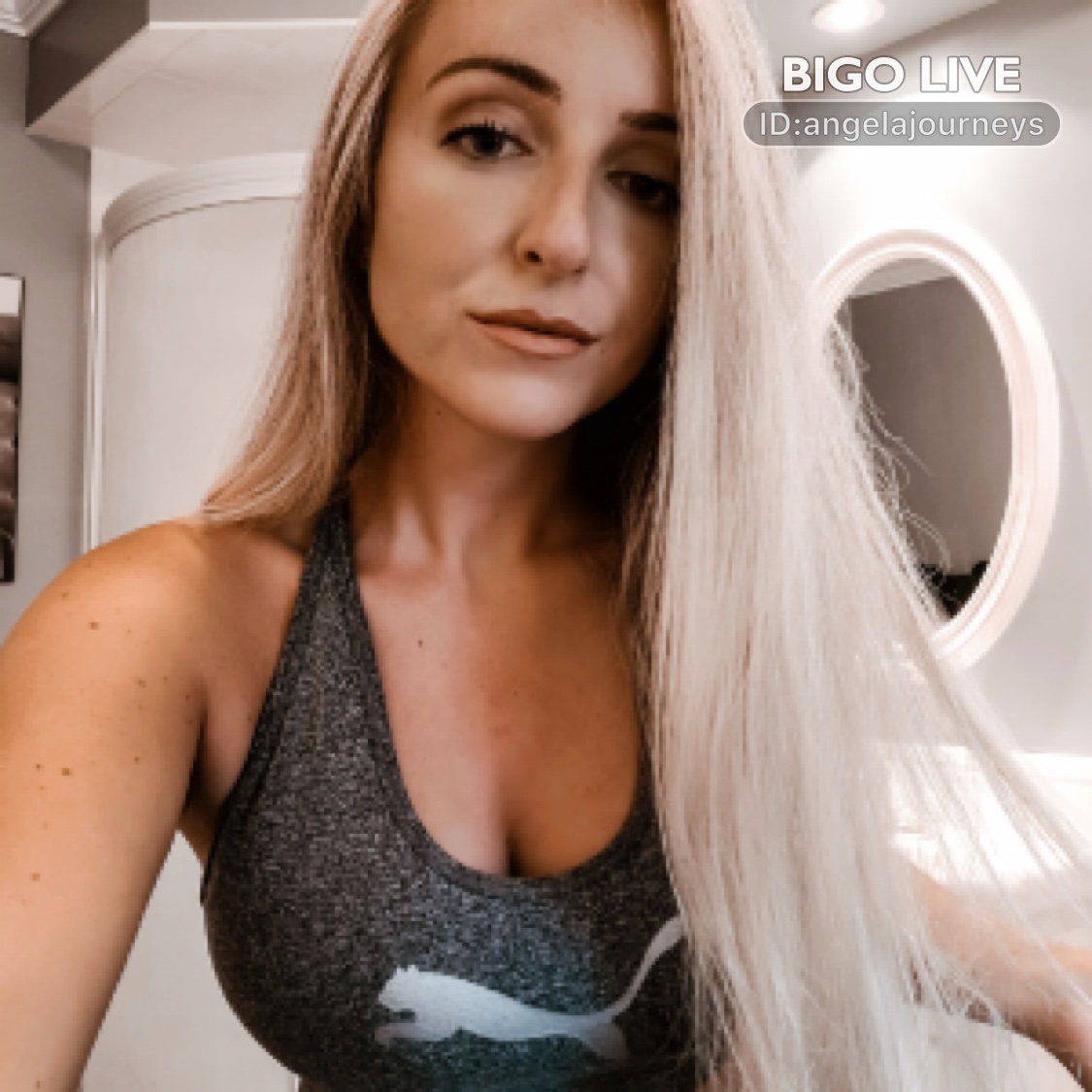 bdrake593's tweet image. Come and see ⚡•𝔸ℕ𝔾𝔼𝕃•⚡'s LIVE in #BIGOLIVE: #chill Come Chill 💖  
slink.bigovideo.tv/vchPCh