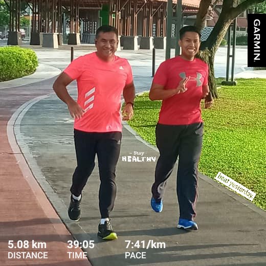 ashrafdanian's tweet photo. We're smiling and running because we've found our 'Happy Pace' 😆
.
.
#garmin #beatyesterday #fitgearactive #strava #StayHealthy #Asics #zone2run #UnderArmour https://t.co/Pch03GmB1U
