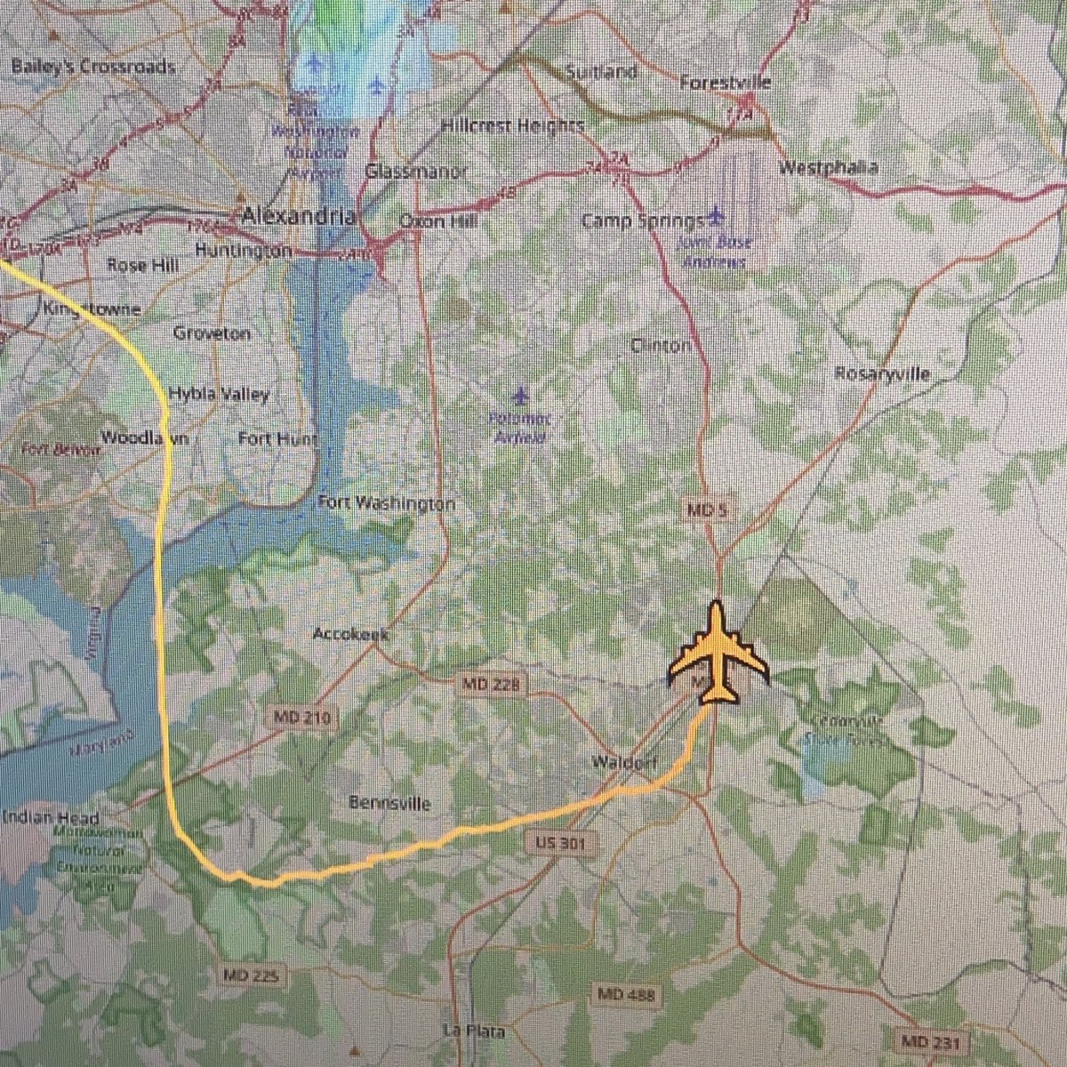 Sam_Yakulis's tweet photo. Tracking @realDonaldTrump on my ADS-B receiver as Air Force One comes in on approach to Andrews after a successful rally in Michigan. @ADSBexchange #ADSB https://t.co/gihDNYb8uz