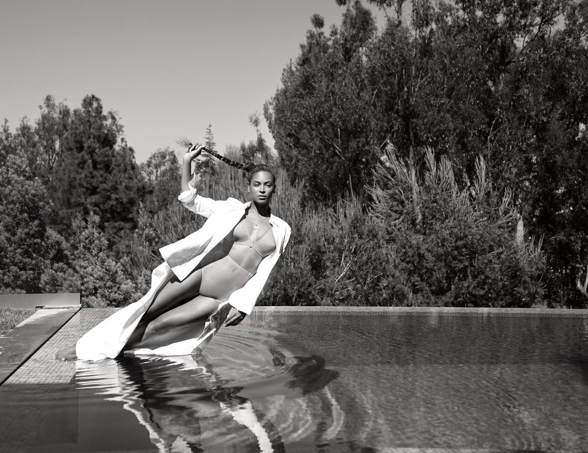 BeyHERstory's tweet photo. #OTDY September 9, 2015: Beyoncé Covers Flaunt Magazine. 5 Years Ago! https://t.co/9haJQt36I5