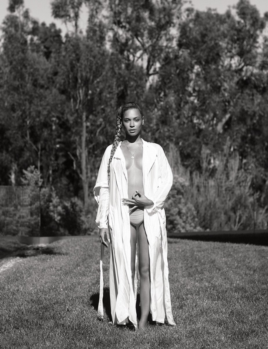 BeyHERstory's tweet photo. #OTDY September 9, 2015: Beyoncé Covers Flaunt Magazine. 5 Years Ago! https://t.co/9haJQt36I5