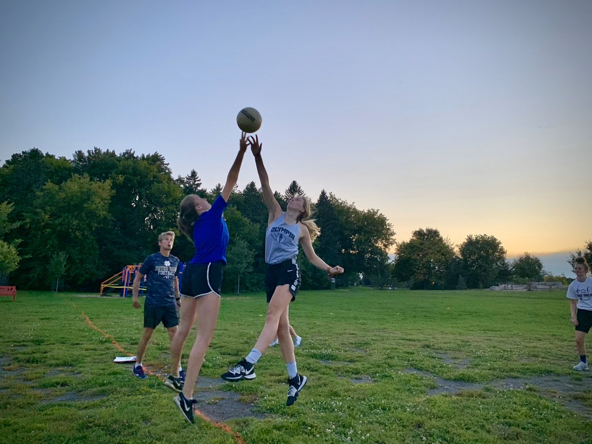 CoachCord's tweet photo. Adjusting to the times &amp; adding a little multi-sport conditioning work to our outdoor practices.  So many ways to relate back to our 🏀 game! @ONL_Basketball @ottawahoops https://t.co/jY1vgR97RE