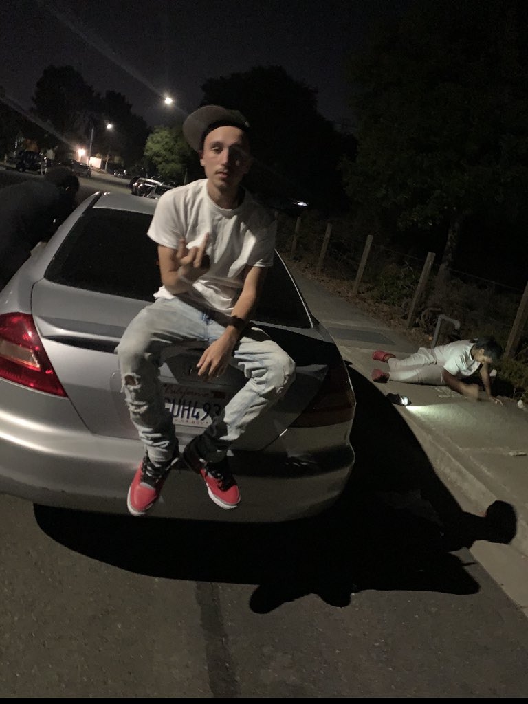 ethanbruhh01's tweet photo. always to da neck like ray allen inna corner bruh 💔👣 https://t.co/R91JG3GPMz