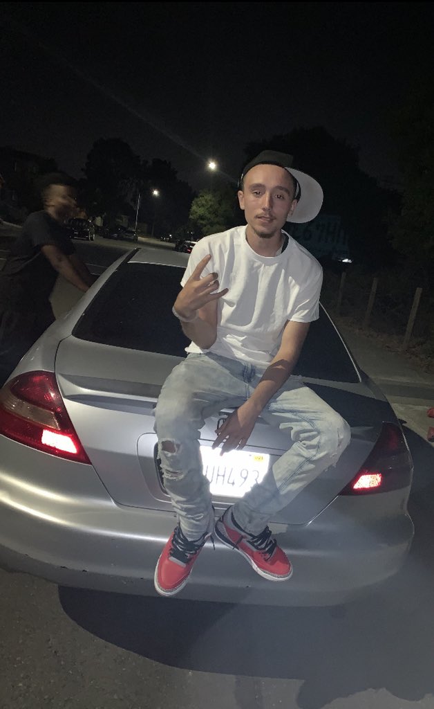 ethanbruhh01's tweet photo. always to da neck like ray allen inna corner bruh 💔👣 https://t.co/R91JG3GPMz