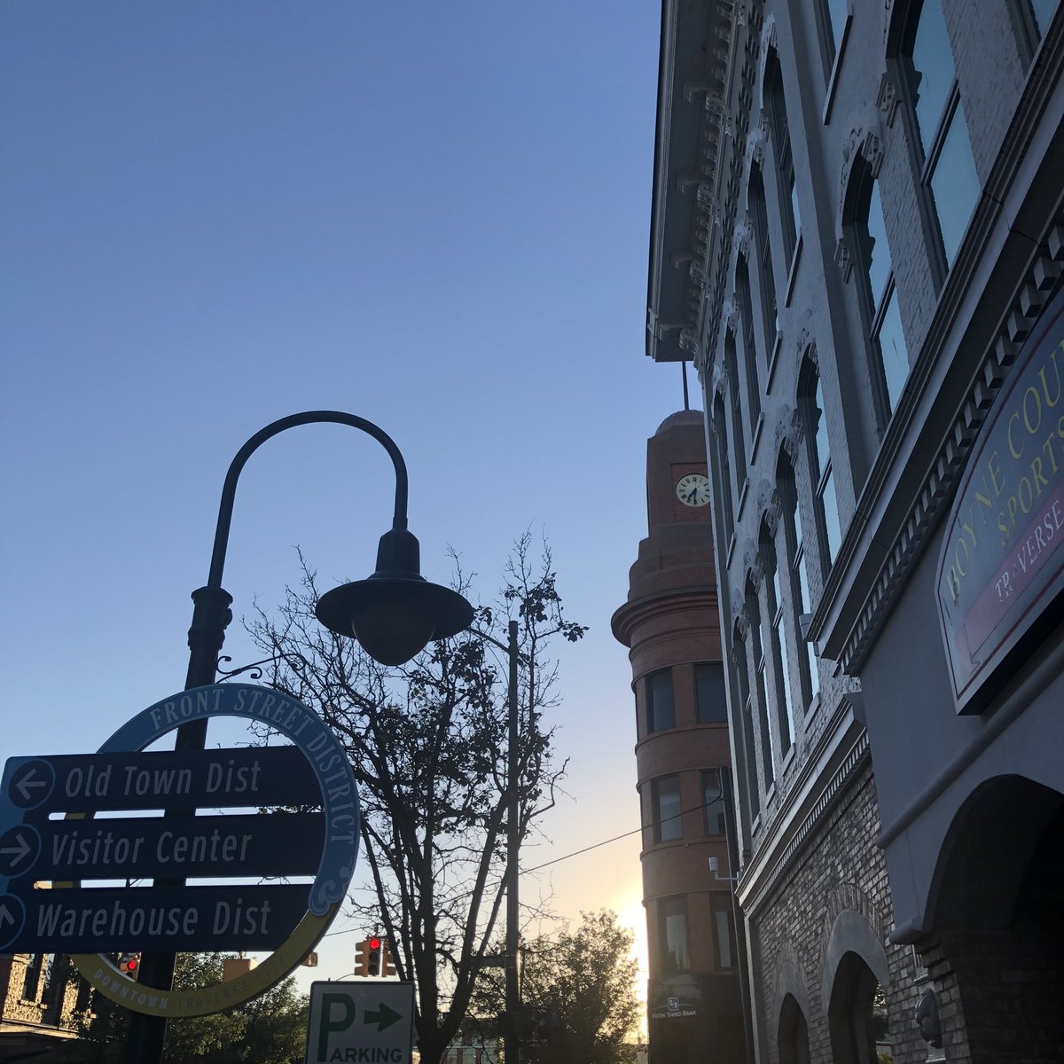 There are some terrific facades downtown, as well as a number of parklets right now. The  @elgruponorte parklet was a few spaces down from where we ate dinner one night. Of course, sunsets like that make everything more enjoyable.