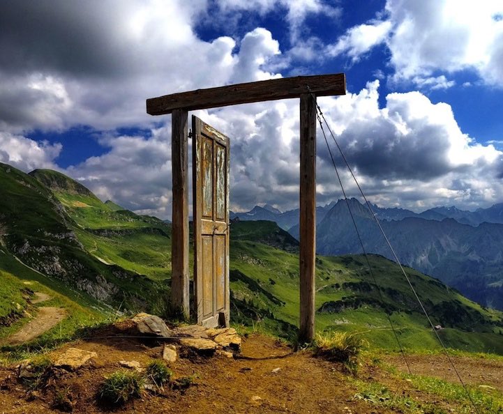 ValaAfshar's tweet photo. You will not remember how much money you made throughout your career.

However, you will surely remember every person that opened career doors for you - people that gave you a chance to do bigger and better work.

Be a sponsor and a mentor. Be a career coach.

Be a door opener. https://t.co/JpPgw3Yyv9