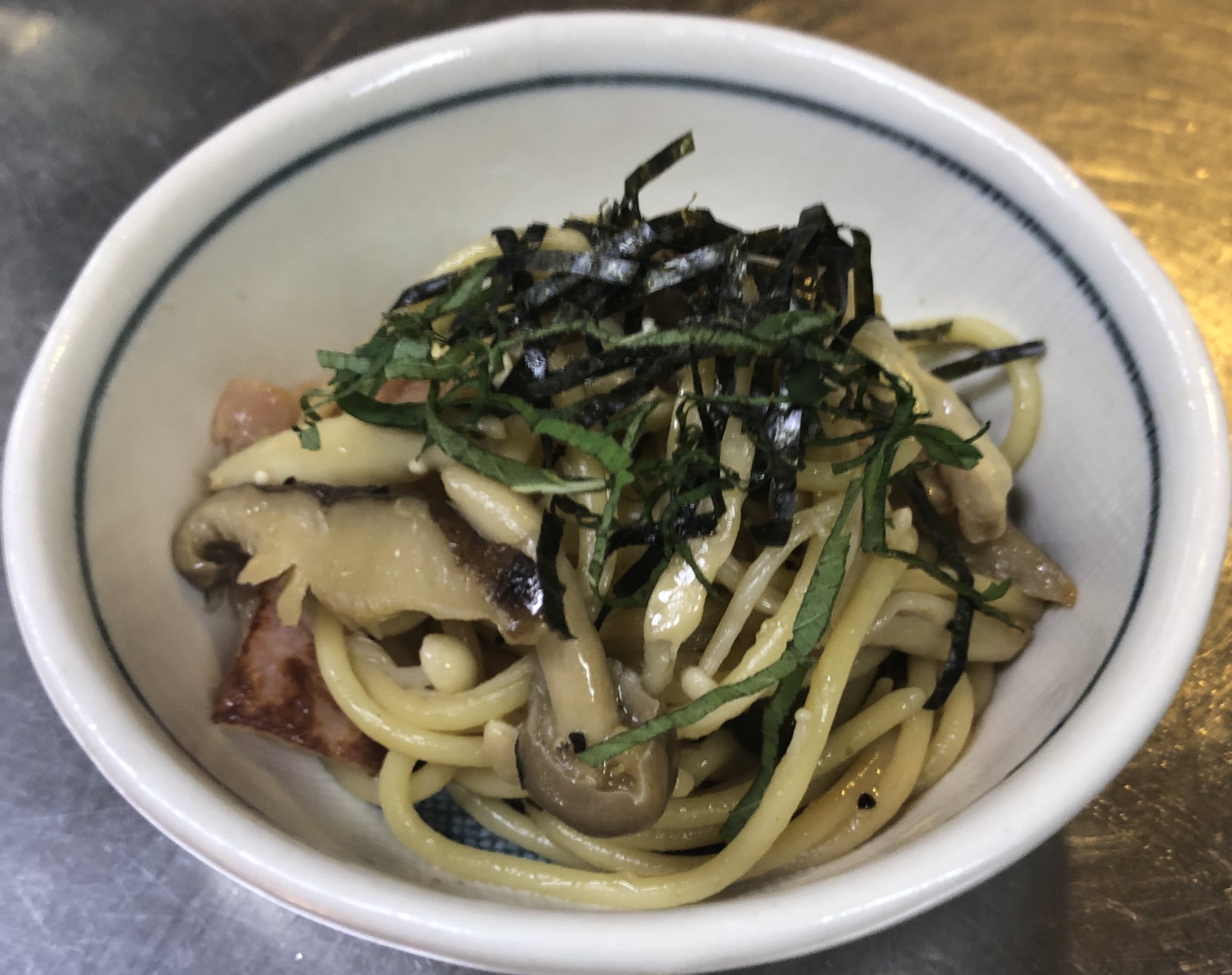 九州ラーメン博多っ子 きのこパスタつくってみました 塩昆布 昆布茶 ガーリックオイルなどで味付けしてます 今日も楽しみましょう 新宿ランチ きのこパスタ 新宿ラーメン 今日1日楽しもう T Co Obxbrenvob Twitter