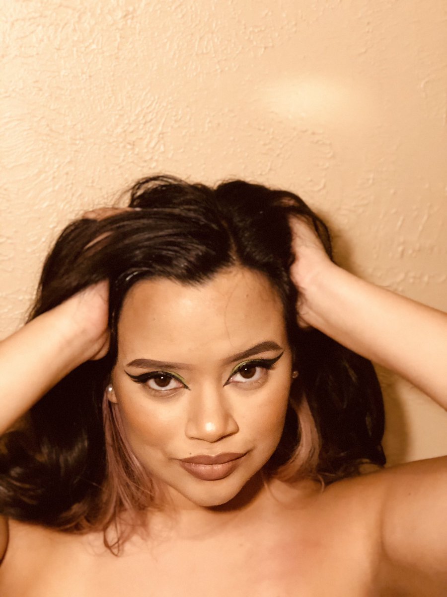 tea_gooding's tweet photo. Some makeup I did today. https://t.co/g4N7kJ4WQJ