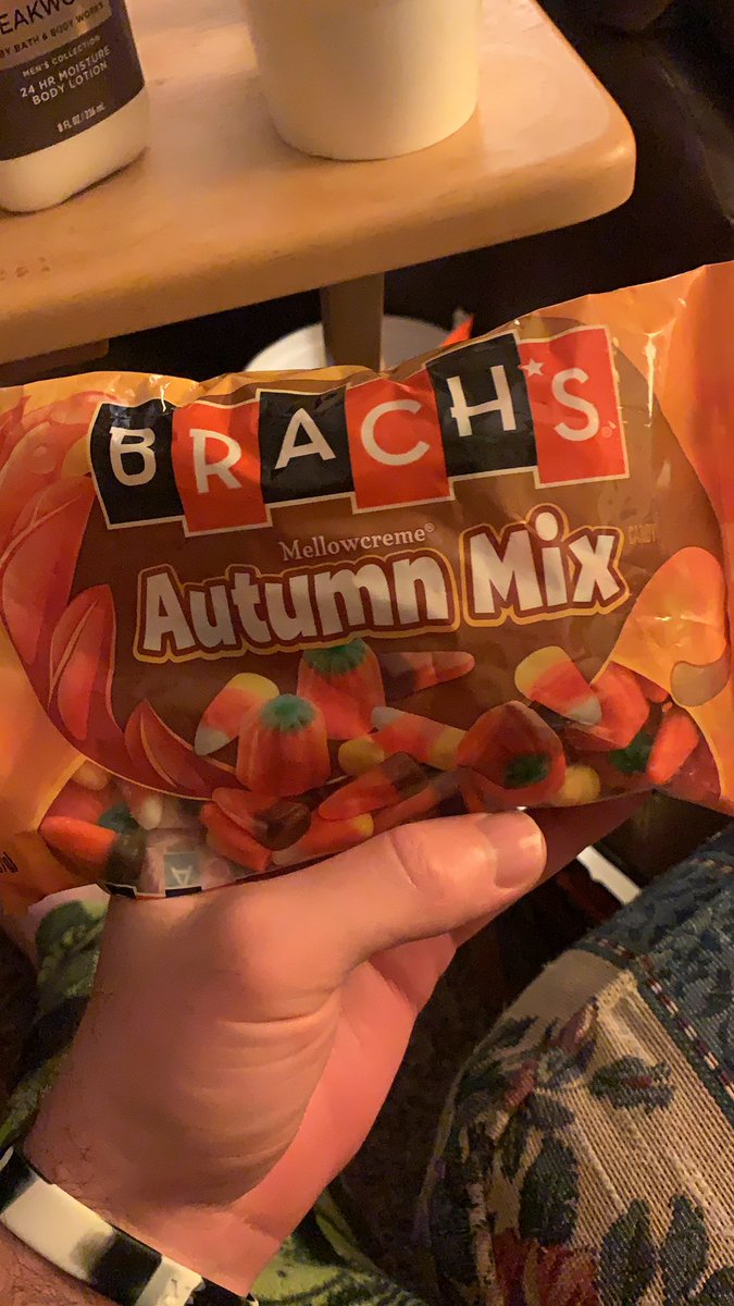Cofu_'s tweet photo. One of the best creations ever. 
Don’t even @ me #autumnmix #candycorn https://t.co/j6TMWfhfA1