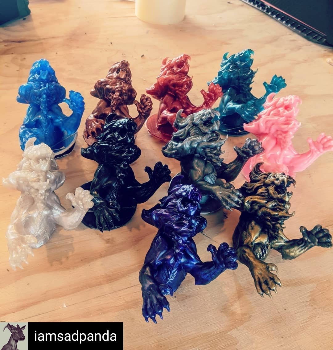 iamsadpanda's tweet photo. "Like little soldiers..."
(Me with my best Mary Berry voice)

Many colours to choose from. On sale tomorrow! 🦁🐷🌈 https://t.co/xIhyn90kob

Handcrafted with care by https://t.co/tWpj7iaLzX

#zbrush #collectables
#lbxonline2020 https://t.co/QFctgewVvt