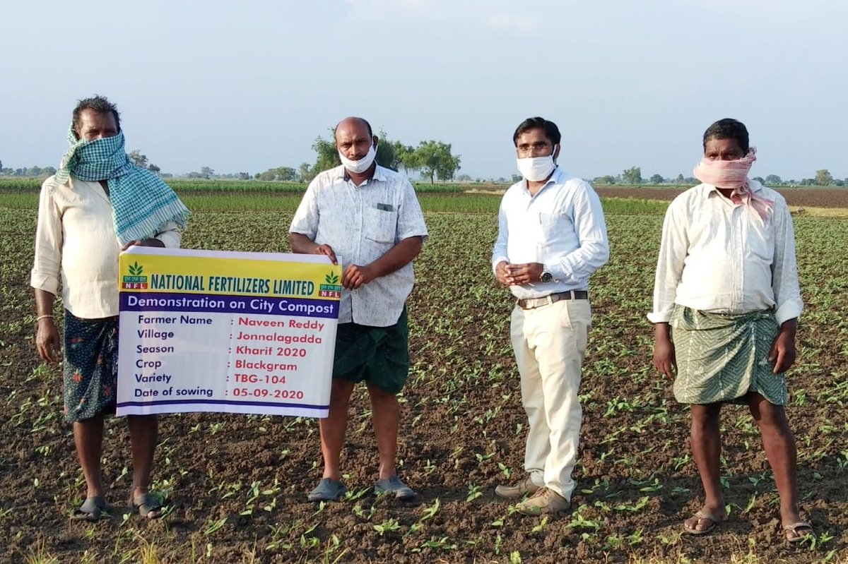 NFL_Kisan's tweet photo. #FieldDemonstration conducted on “Use of #CityCompost on Black gram crop” in farmer's field at #Jonnalgadda Village in Guntur Rural (Mandal) of #Guntur Distt. (A.P.)
NFL's Field officer, Mr Santosh Javoor explained importance of use of city compost and its application methods. https://t.co/YgEegGxA3F